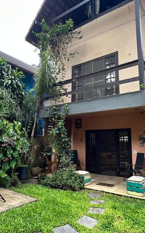 Casa à venda com 300m², 5 quartos e 2 vagasFachada