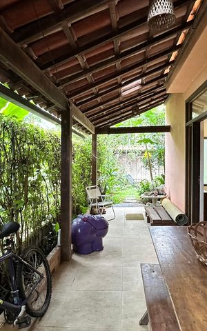 Casa à venda com 300m², 5 quartos e 2 vagasLateral 