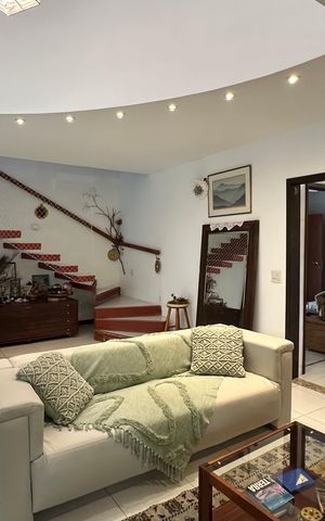 Casa à venda com 300m², 5 quartos e 2 vagasSala