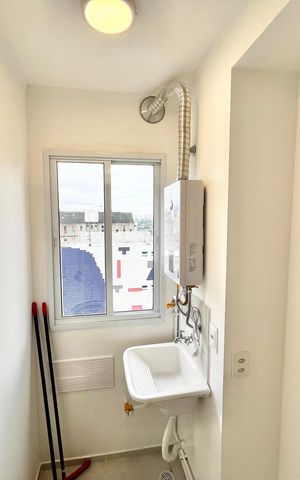 Apartamento à venda com 40m², 2 quartos e sem vaga Apartamento à venda com 40m², 2 quartos e sem vagaCozinha e Área de Serviço