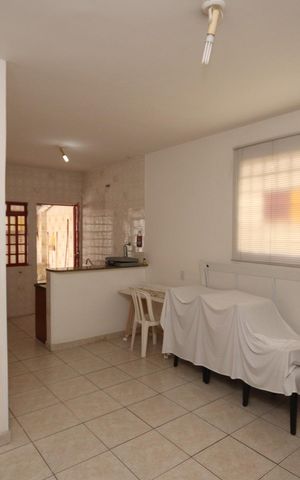 Casa à venda com 256m², 6 quartos e 3 vagas Casa à venda com 256m², 6 quartos e 3 vagasCopa e Cozinha 1