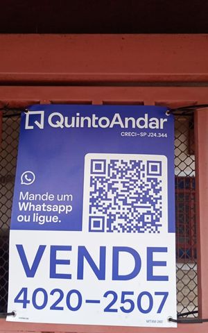Casa à venda com 256m², 6 quartos e 3 vagas Casa à venda com 256m², 6 quartos e 3 vagasCódigo