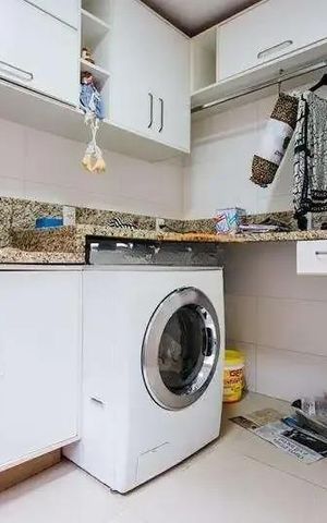 Casa de condomínio para alugar com 375m², 5 quartos e 4 vagas Casa de condomínio para alugar com 375m², 5 quartos e 4 vagasÁrea de Serviço