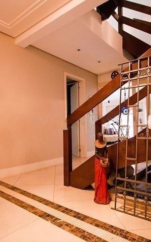 Casa de condomínio para alugar com 375m², 5 quartos e 4 vagas Casa de condomínio para alugar com 375m², 5 quartos e 4 vagasSala