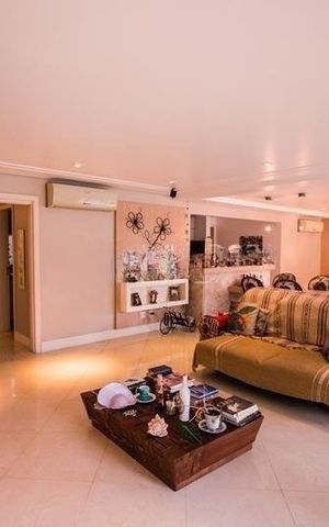 Casa de condomínio para alugar com 375m², 5 quartos e 4 vagas Casa de condomínio para alugar com 375m², 5 quartos e 4 vagasSala