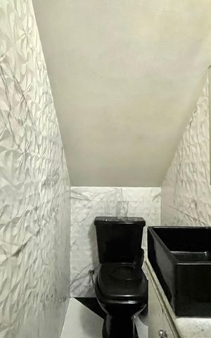 Casa para alugar com 150m², 3 quartos e 2 vagas Casa para alugar com 150m², 3 quartos e 2 vagasLavabo