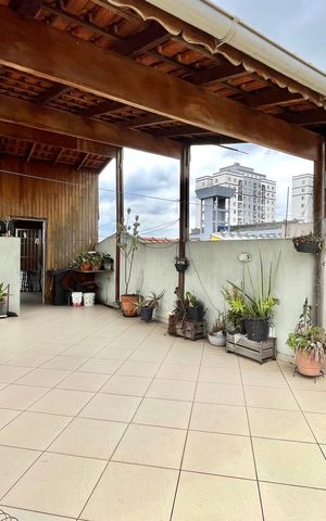 Casa para alugar com 150m², 3 quartos e 2 vagas Casa para alugar com 150m², 3 quartos e 2 vagasTerraço
