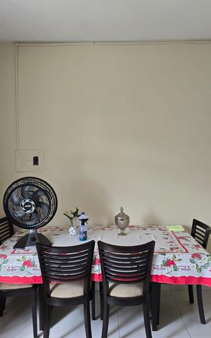 Casa à venda com 130m², 5 quartos e 1 vaga Casa à venda com 130m², 5 quartos e 1 vagaSala / Casa 01