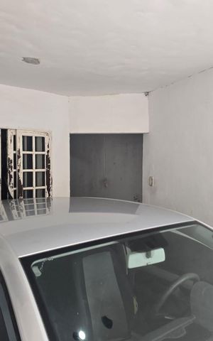 Casa à venda com 130m², 5 quartos e 1 vaga Casa à venda com 130m², 5 quartos e 1 vagaArea de Serviço e Garagem / Casa 02