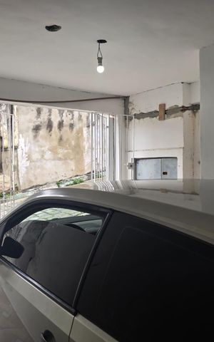 Casa à venda com 130m², 5 quartos e 1 vaga Casa à venda com 130m², 5 quartos e 1 vagaArea de Serviço e Garagem / Casa 02
