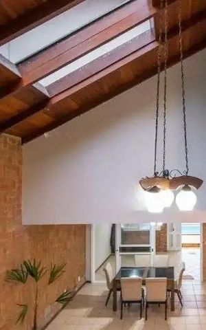 Casa para alugar com 350m², 5 quartos e 5 vagas Casa para alugar com 350m², 5 quartos e 5 vagasÁrea Comum