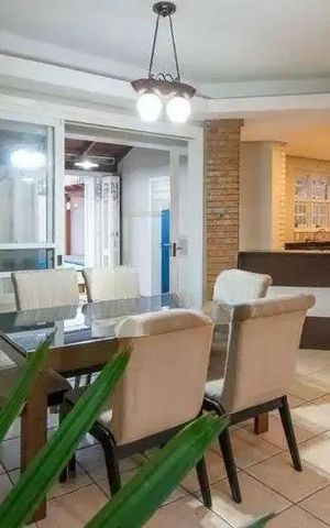 Casa para alugar com 350m², 5 quartos e 5 vagas Casa para alugar com 350m², 5 quartos e 5 vagasSala