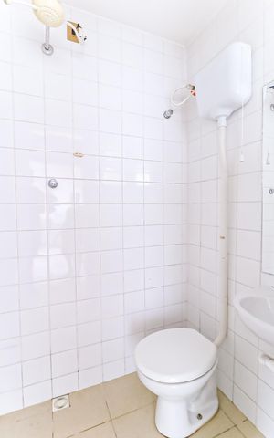 Casa à venda com 79m², 2 quartos e 1 vaga Casa à venda com 79m², 2 quartos e 1 vagaBanheiro