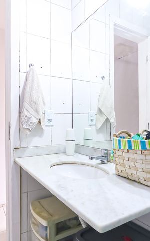Casa à venda com 79m², 2 quartos e 1 vaga Casa à venda com 79m², 2 quartos e 1 vagaBanheiro
