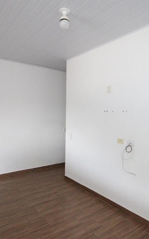 Casa para alugar com 80m², 2 quartos e sem vaga Casa para alugar com 80m², 2 quartos e sem vagaSala