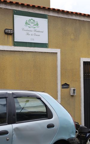 Apartamento para alugar com 49m², 2 quartos e sem vagaPlaca instalada no portão do condomínio - Código da placa: YIXW-1190