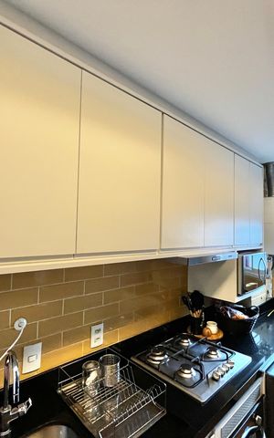 Apartamento à venda com 74m², 2 quartos e 1 vaga Apartamento à venda com 74m², 2 quartos e 1 vagaCozinha e Área de Serviço