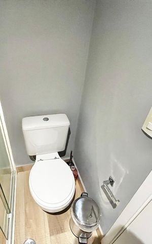 Apartamento à venda com 74m², 2 quartos e 1 vaga Apartamento à venda com 74m², 2 quartos e 1 vagaBanheiro