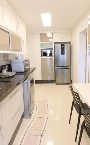 Apartamento à venda com 137m², 3 quartos e 2 vagasCozinha