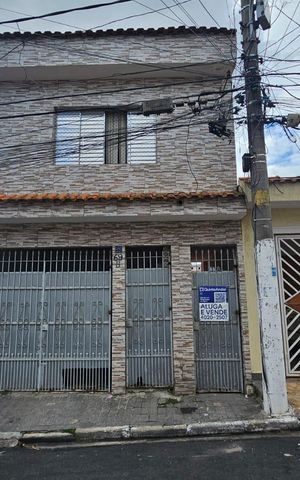 Casa à venda com 100m², 3 quartos e sem vaga Casa à venda com 100m², 3 quartos e sem vagaFachada