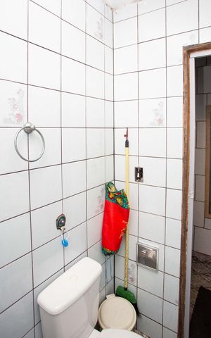 Casa à venda com 257m², 6 quartos e 3 vagasBanheiro