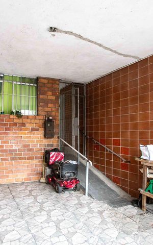 Casa à venda com 257m², 6 quartos e 3 vagasGaragem