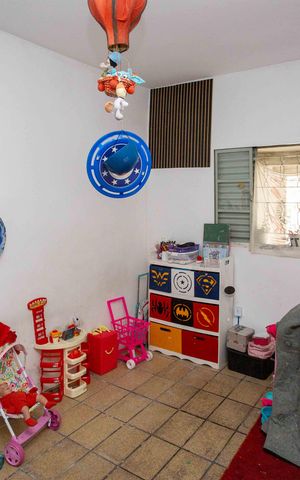 Casa à venda com 257m², 6 quartos e 3 vagasQuarto 1 Casa 2