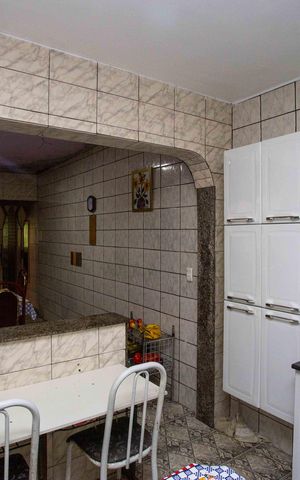 Casa à venda com 257m², 6 quartos e 3 vagasCozinha Casa 1