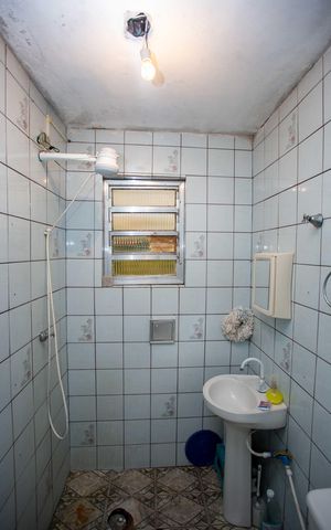 Casa à venda com 257m², 6 quartos e 3 vagasBanheiro