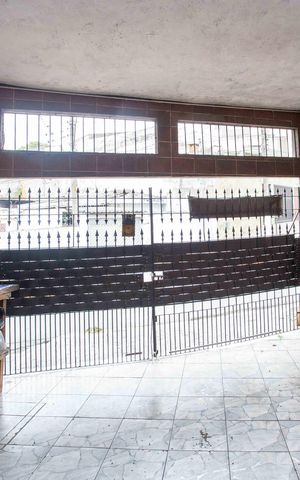 Casa à venda com 257m², 6 quartos e 3 vagasGaragem