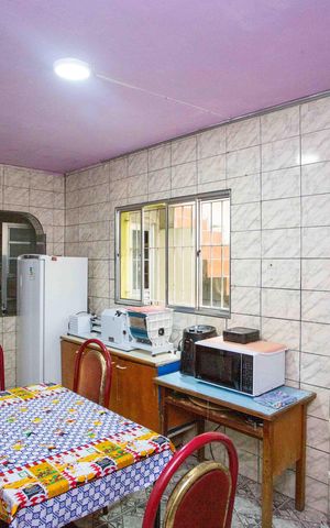 Casa à venda com 257m², 6 quartos e 3 vagasBanheiro