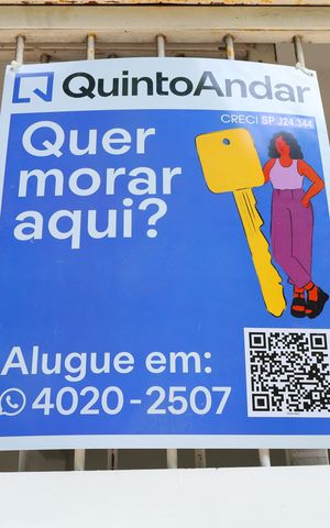 Casa para alugar com 60m², 2 quartos e 1 vagaPlaca instalada no portão do imóvel - Código da placa:YZUS-1623