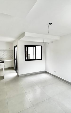 Casa à venda com 70m², 2 quartos e 2 vagas Casa à venda com 70m², 2 quartos e 2 vagasSala