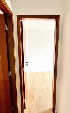 Casa à venda com 70m², 2 quartos e 2 vagas Casa à venda com 70m², 2 quartos e 2 vagasCorredor