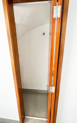 Casa à venda com 70m², 2 quartos e 2 vagas Casa à venda com 70m², 2 quartos e 2 vagasLavabo