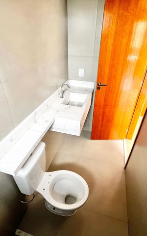 Casa à venda com 70m², 2 quartos e 2 vagas Casa à venda com 70m², 2 quartos e 2 vagasBanheiro da Suíte 2