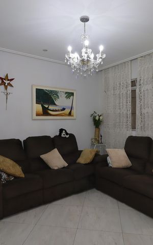 Casa à venda com 144m², 3 quartos e 2 vagasSala