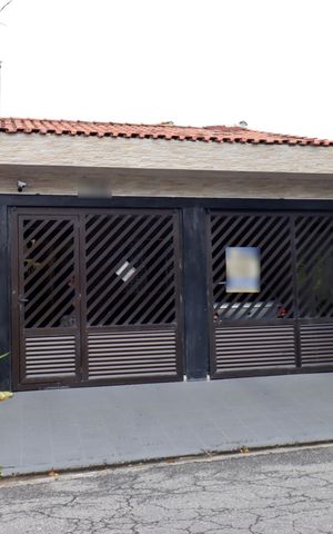 Casa à venda com 144m², 3 quartos e 2 vagasFachada