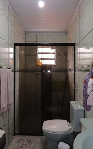 Casa à venda com 144m², 3 quartos e 2 vagasCasa dos Fundos - Banheiro