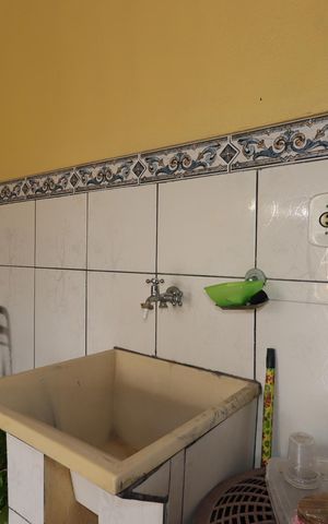 Casa à venda com 144m², 3 quartos e 2 vagasCasa dos Fundos - Área de Serviço
