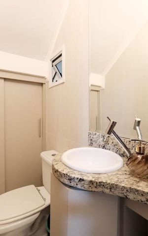 Casa de condomínio à venda com 103m², 2 quartos e 4 vagasLavabo