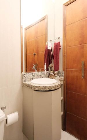 Casa de condomínio à venda com 103m², 2 quartos e 4 vagasLavabo