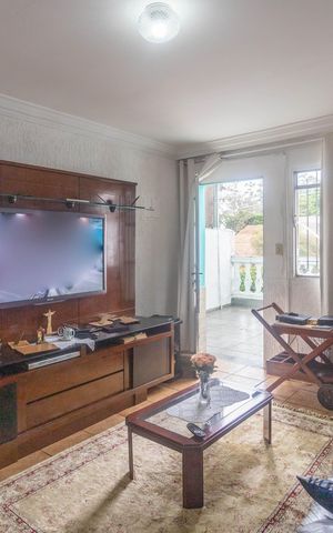 Casa à venda com 130m², 3 quartos e 2 vagas Casa à venda com 130m², 3 quartos e 2 vagasSala