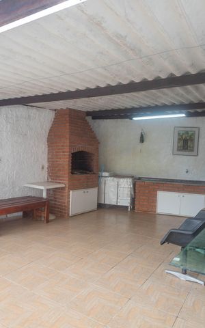 Casa à venda com 130m², 3 quartos e 2 vagas Casa à venda com 130m², 3 quartos e 2 vagasChurrasqueira / piscina