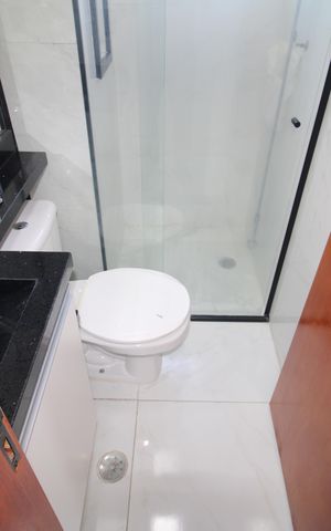Apartamento à venda com 55m², 2 quartos e 2 vagasBanheiro 1
