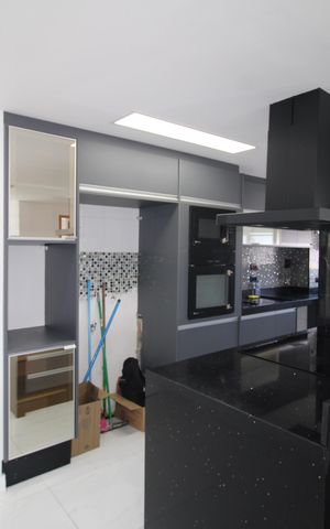 Apartamento à venda com 55m², 2 quartos e 2 vagasSala / Cozinha