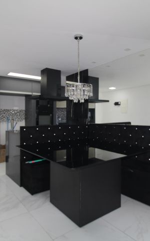 Apartamento à venda com 55m², 2 quartos e 2 vagasSala / Cozinha