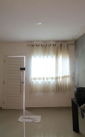 Casa de condomínio à venda com 80m², 2 quartos e 2 vagas Casa de condomínio à venda com 80m², 2 quartos e 2 vagasSala