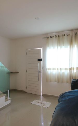 Casa de condomínio à venda com 80m², 2 quartos e 2 vagas Casa de condomínio à venda com 80m², 2 quartos e 2 vagasSala