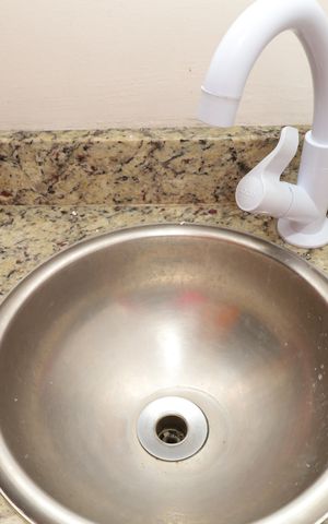 Casa de condomínio à venda com 54m², 2 quartos e 2 vagasBanheiro 3 - Lavabo